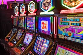 Slot-style feature cards with 2015 bd privacy reminders